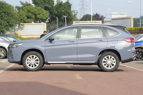 Compact Fuel Powered Car GWM HAVAL M6 Gas Family SUV Car Left Steering